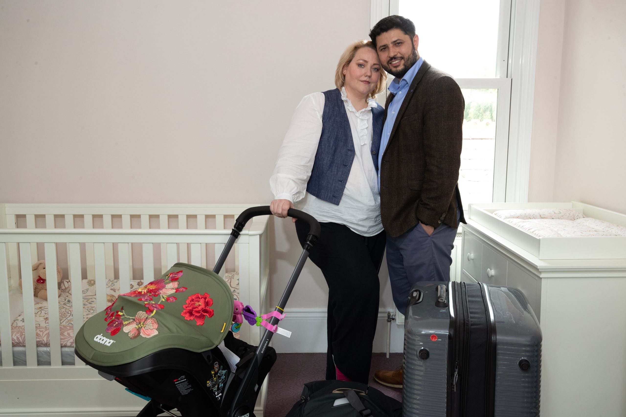 La pareja ha convertido una habitación de su casa en una guardería